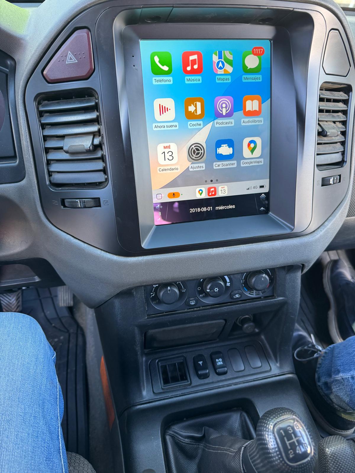 Radio Android para Mitsubishi Montero v60 tipo Tesla