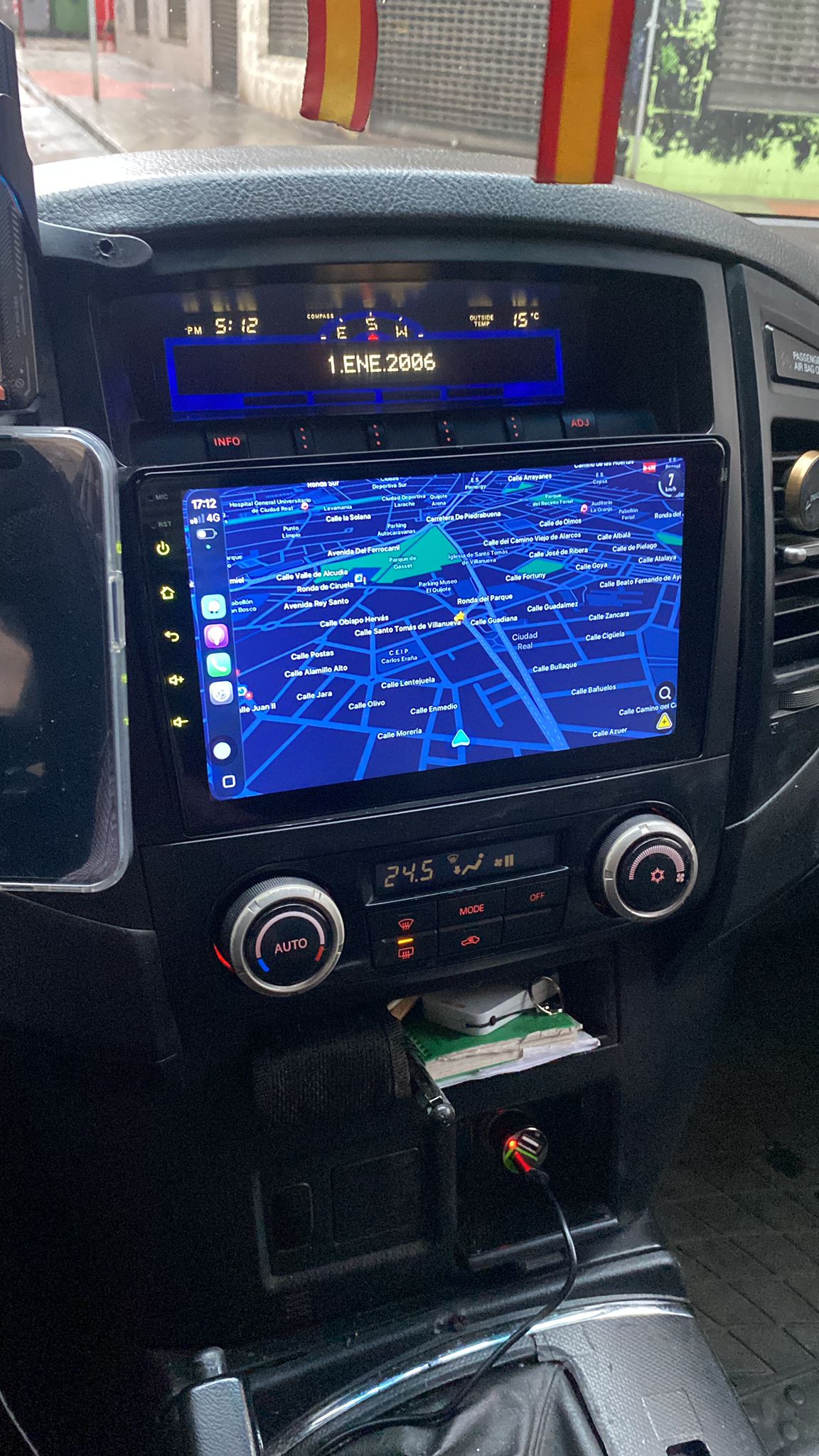 Pantalla / Radio Android para Mitsubishi Montero V80 V90 (2006-2021) – CarPlay y Android Auto – Plug & Play
