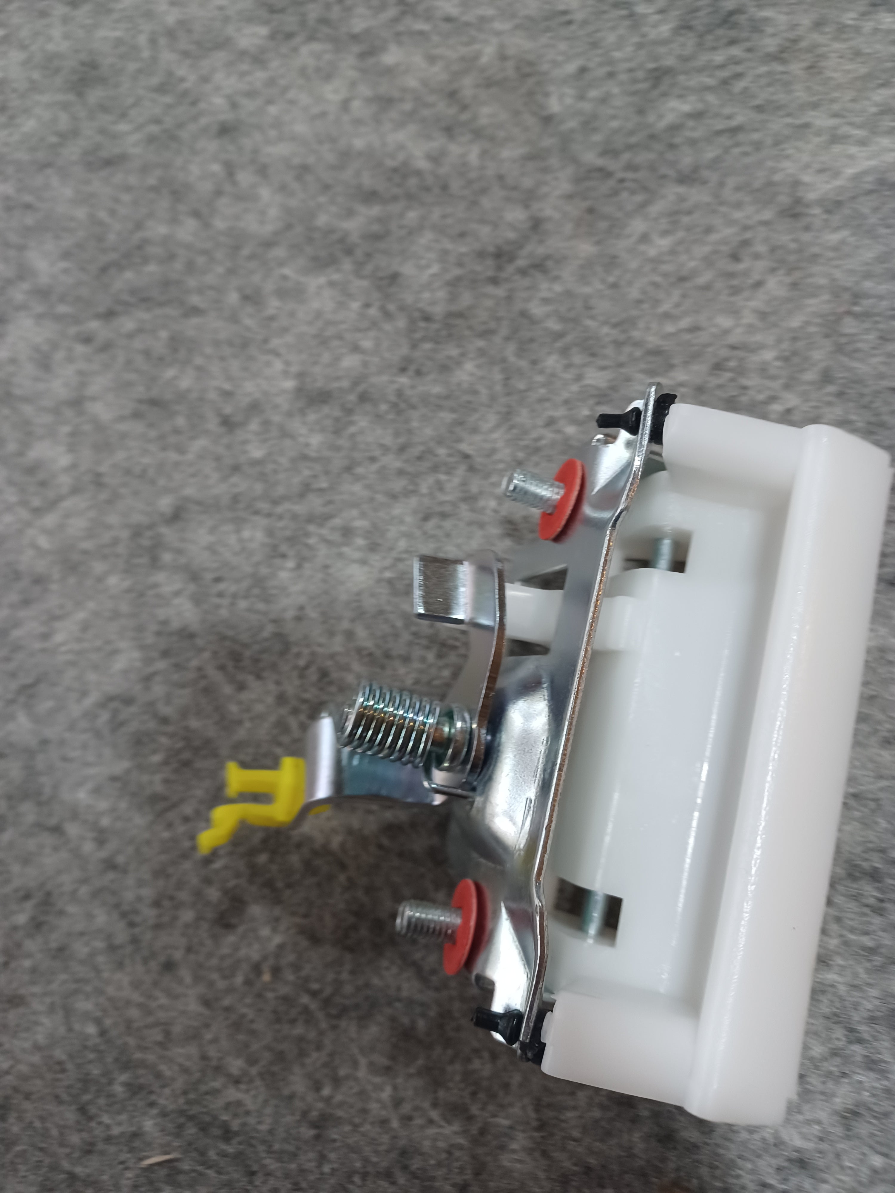 Cerradura portón Montero
