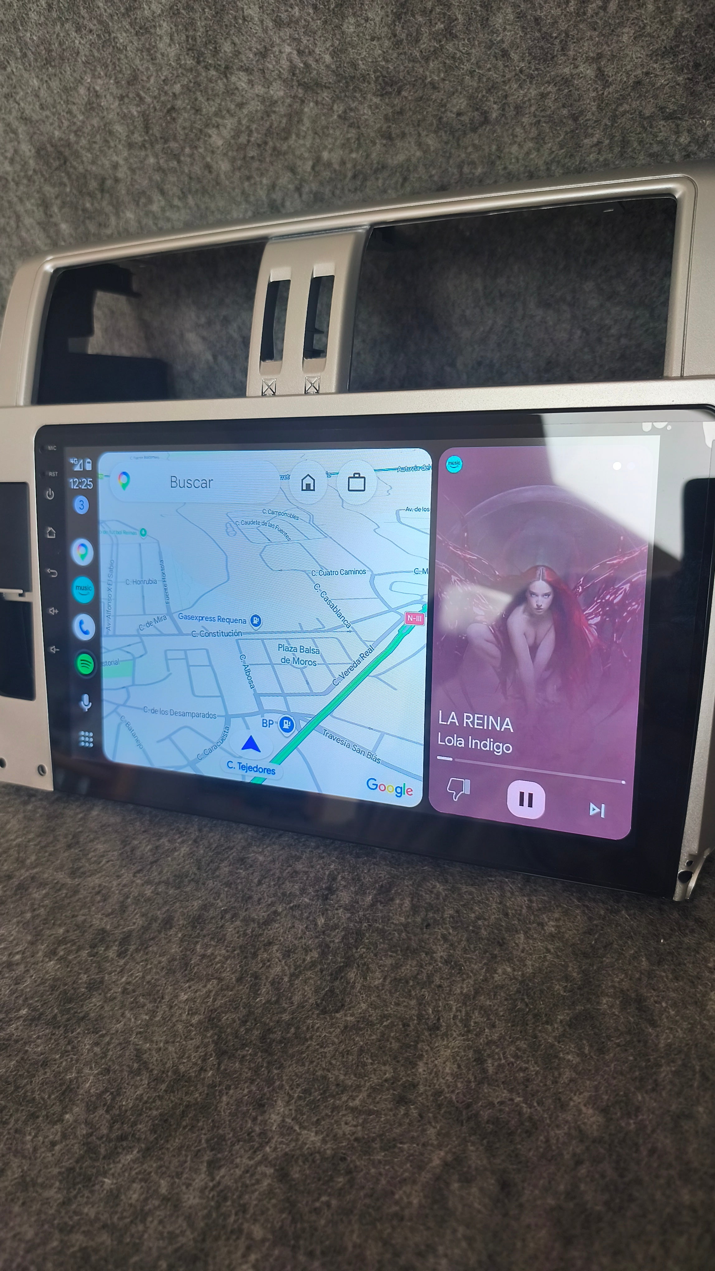 Pantalla / Radio Android para Toyota Land Cruiser 150 (+2009) – CarPlay y Android Auto – Plug & Play (Copia)